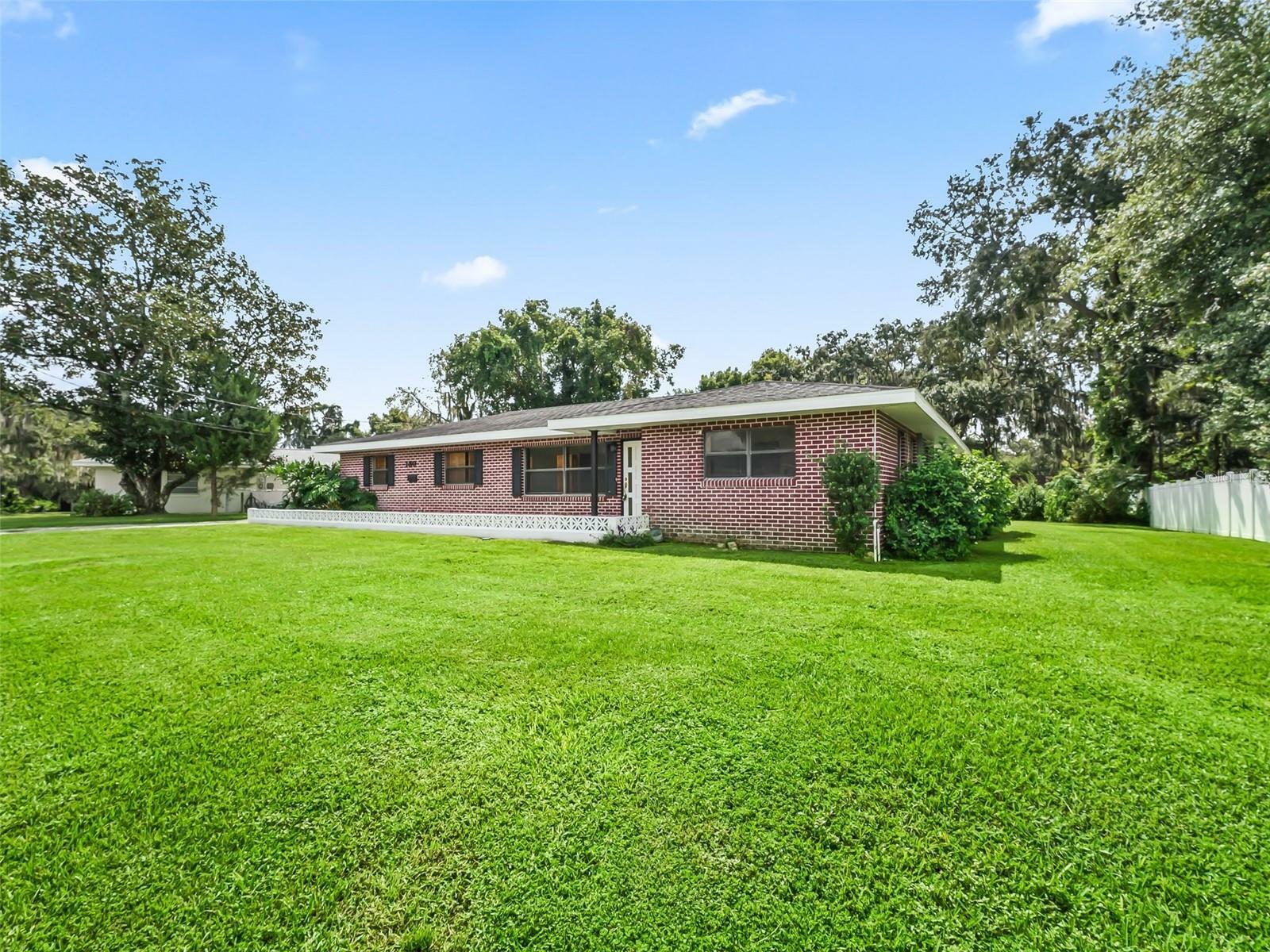 Property Photo: 1305 Wren Avenue FL 34748
