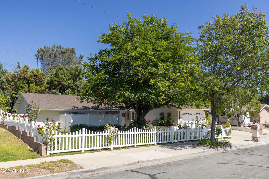 Property Photo:  2138 Ruskin Avenue  CA 91360 