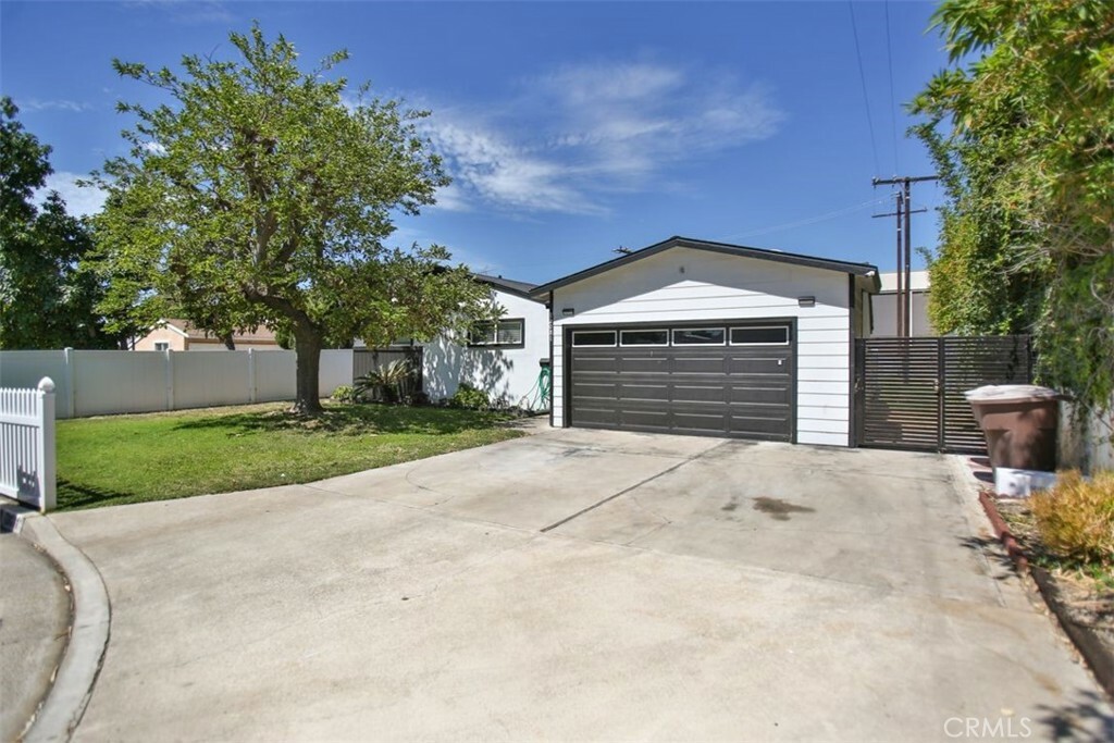 Property Photo:  12081 Bangor Street  CA 92840 