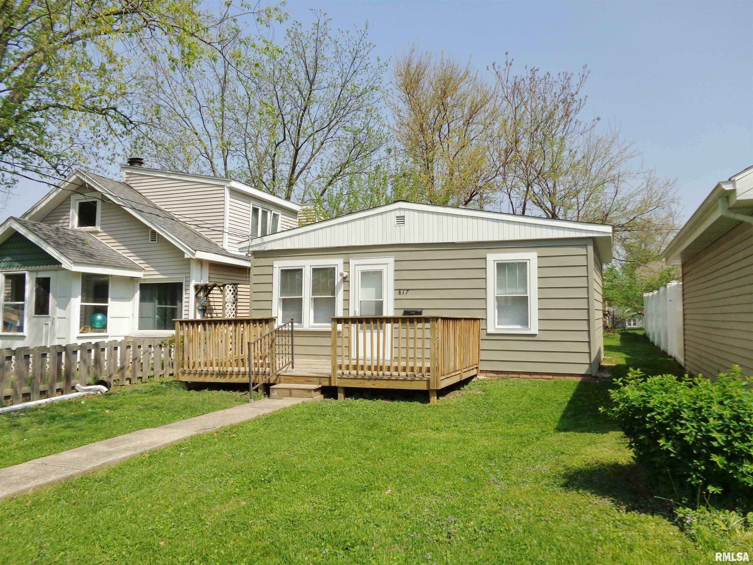 Property Photo:  817 E Marietta Avenue  IL 61616 