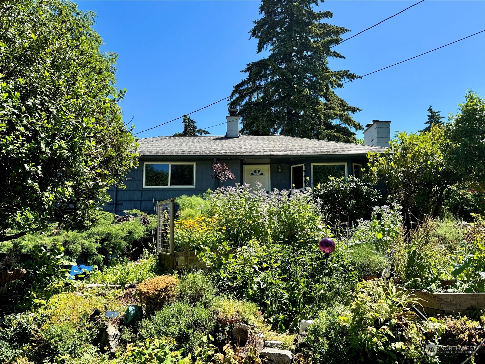 Property Photo:  12304 14th Avenue SW  WA 98146 