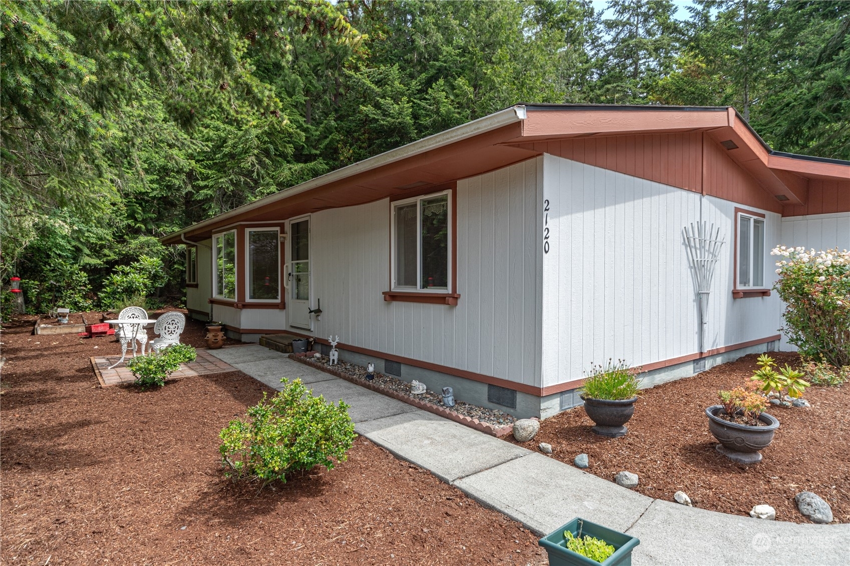 Property Photo:  2120 Victoria Avenue  WA 98368 