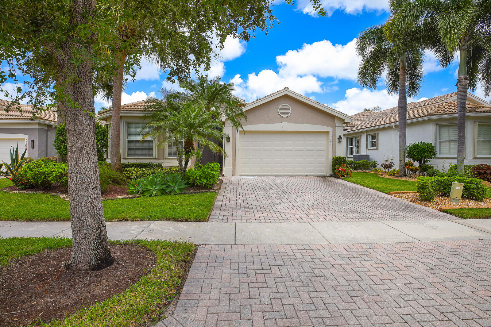 Property Photo: 7804 Gold Lenox Cove FL 33467