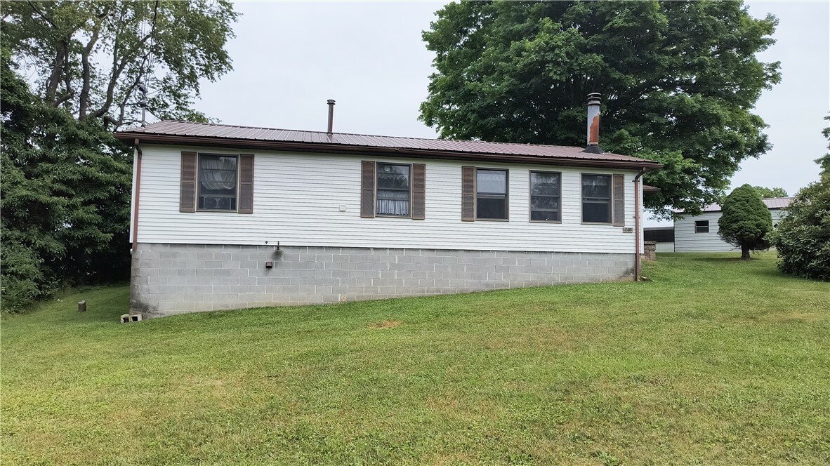 Property Photo: 230 Locust Rd PA 15411