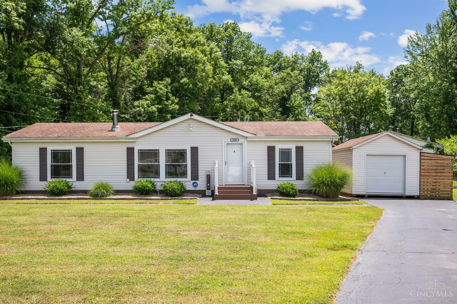 Property Photo:  1735 Lindale Mt Holly Road  OH 45102 