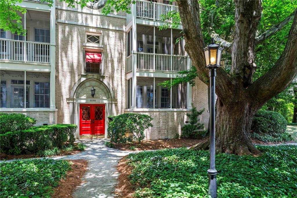 Property Photo:  2230 Peachtree Road NE A6  GA 30309 