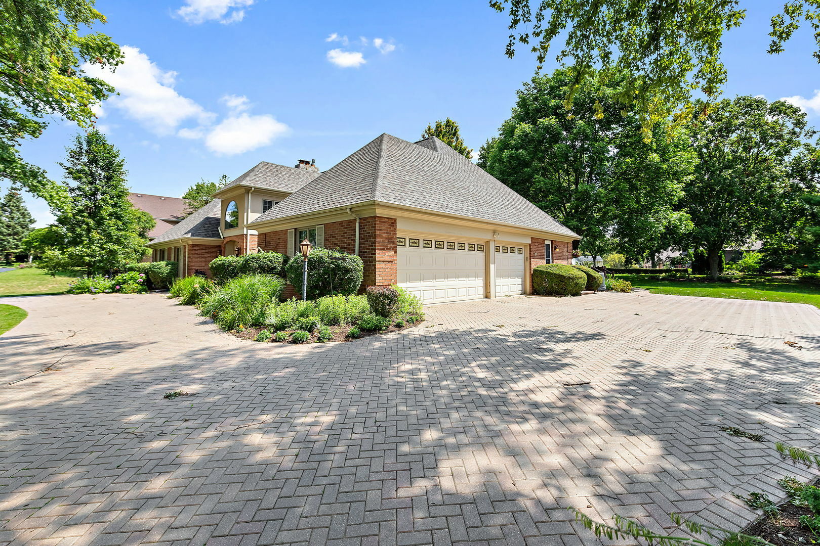 Property Photo:  18 Kimberley Circle  IL 60523 