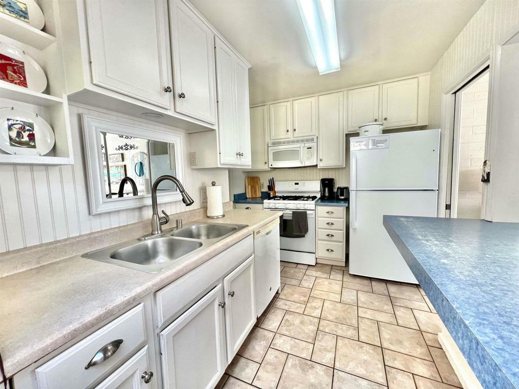 Property Photo:  722 Dover Court  CA 92109 