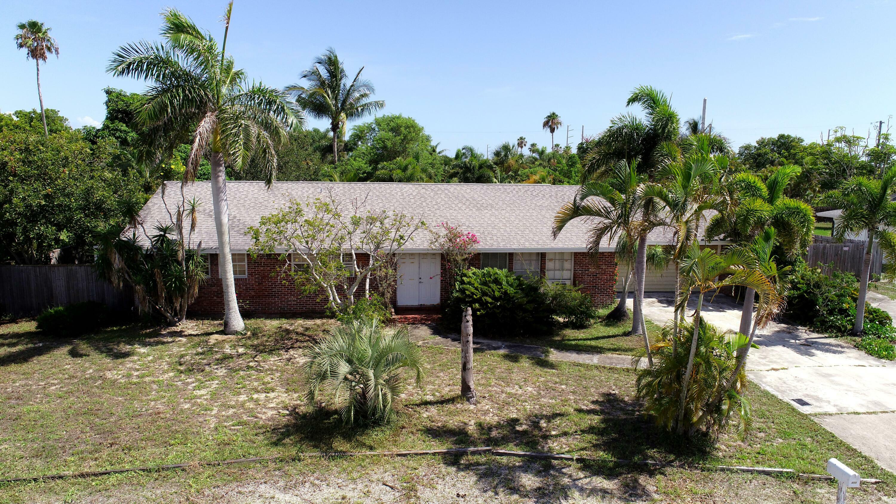 Property Photo:  410 2nd Avenue  FL 32951 