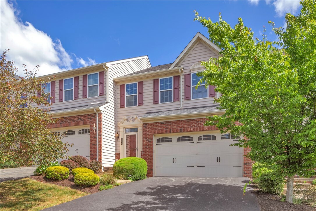 Property Photo:  804 Fairgate Dr  PA 15090 