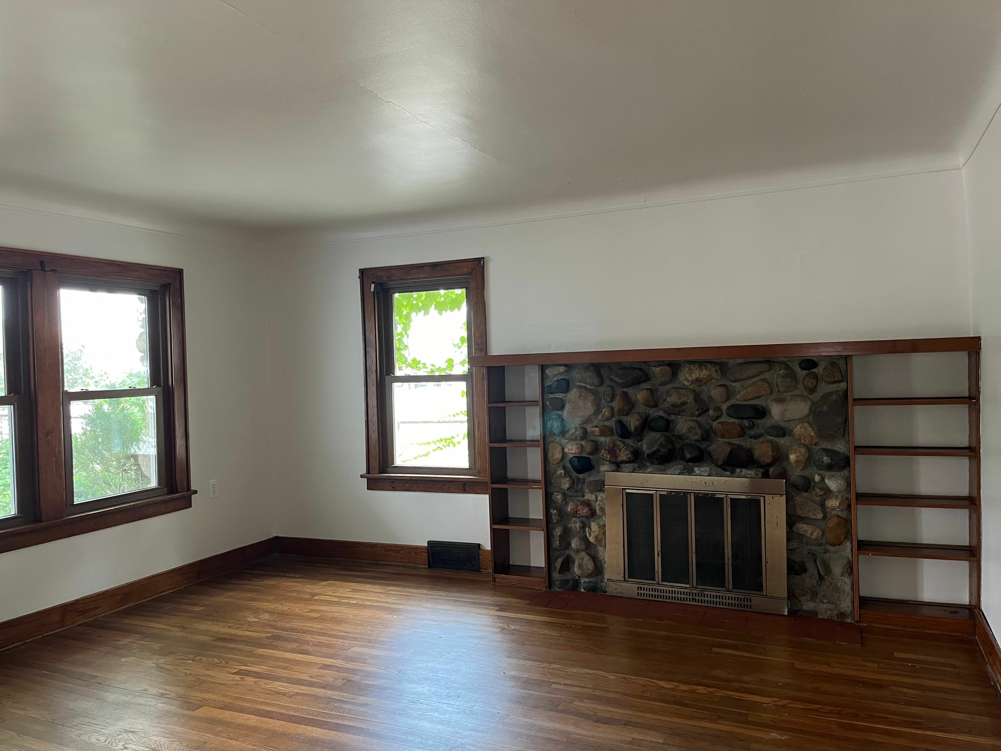 Property Photo:  1635 Garfield  MI 48060 2874 