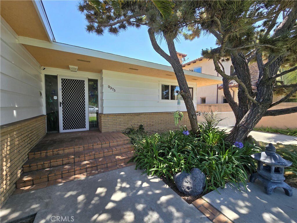 Property Photo:  9375 Gainford Street  CA 90240 