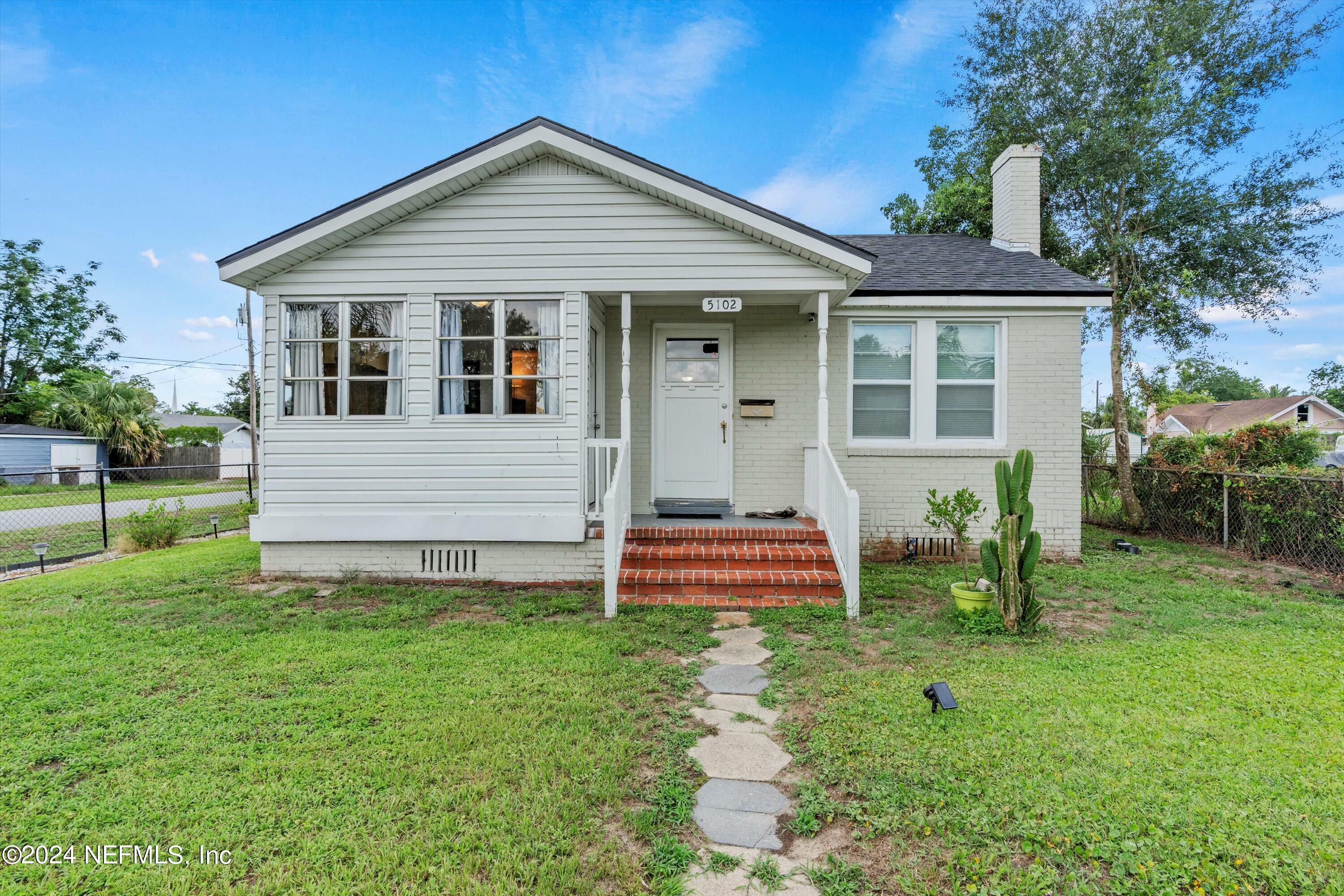 Property Photo:  5102 Sunderland Road  FL 32210 