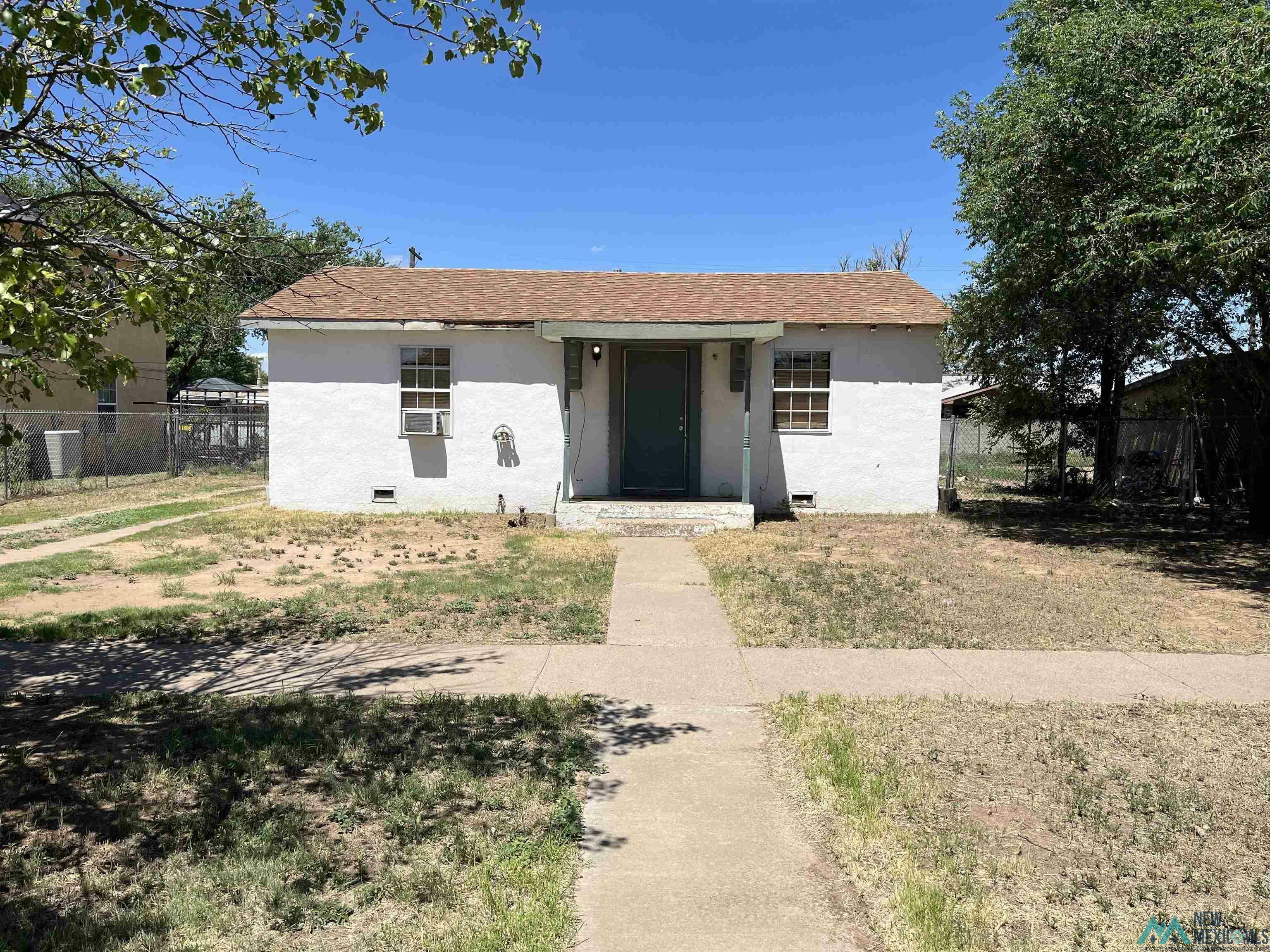 Property Photo:  120 S Houston Avenue  NM 88130 