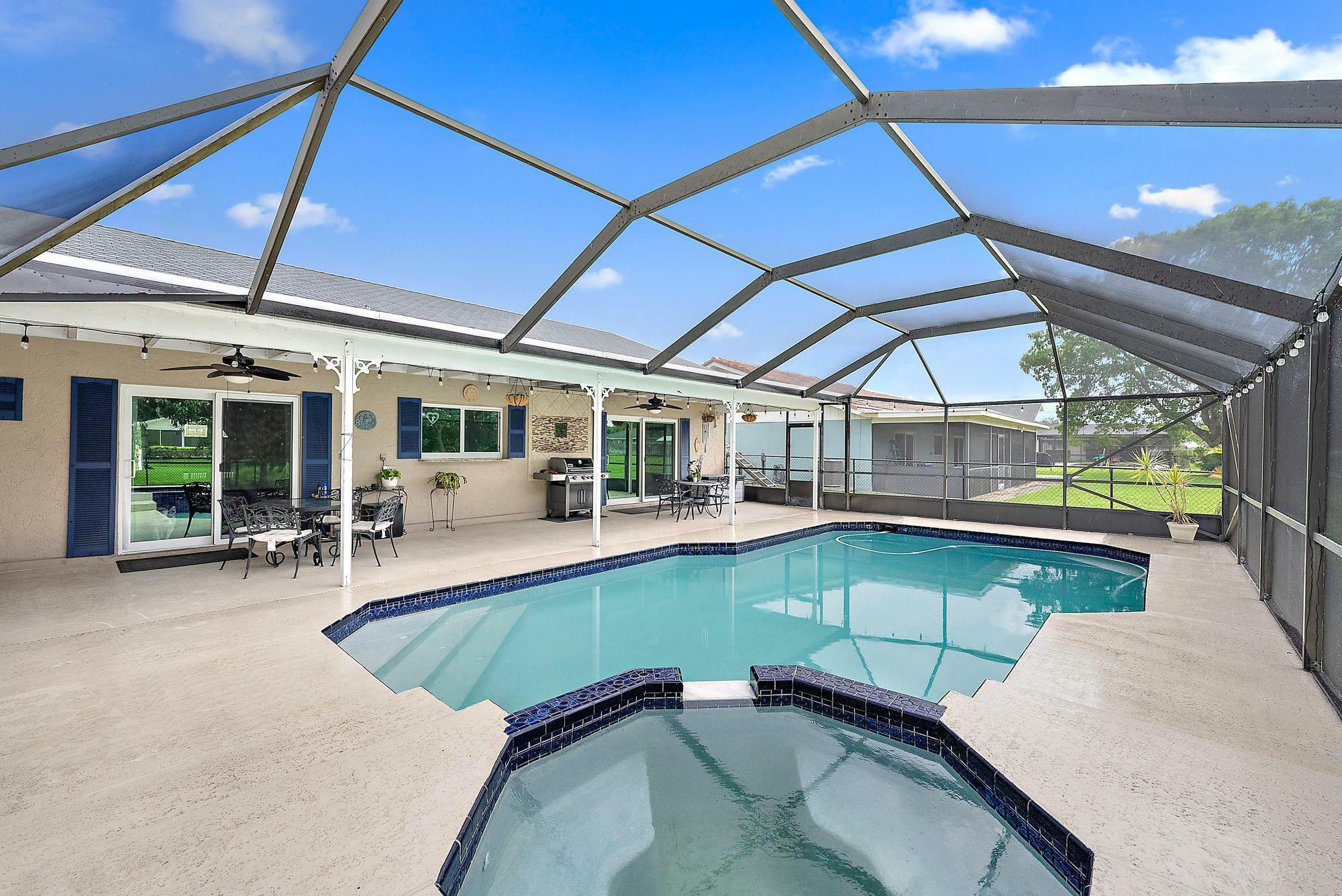 Property Photo:  11544 Sanderling Drive  FL 33414 