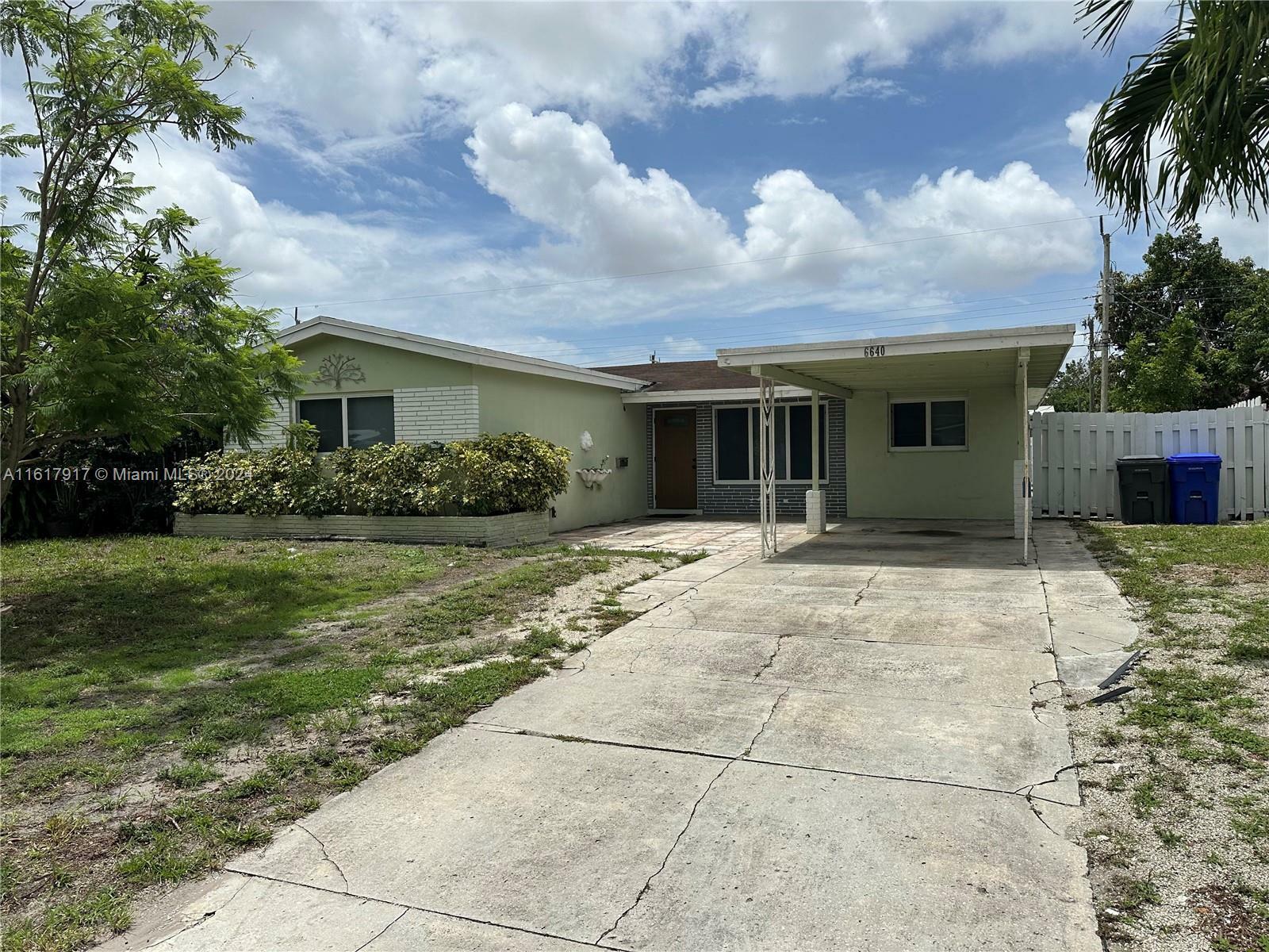 Property Photo:  6640 Evans St  FL 33024 