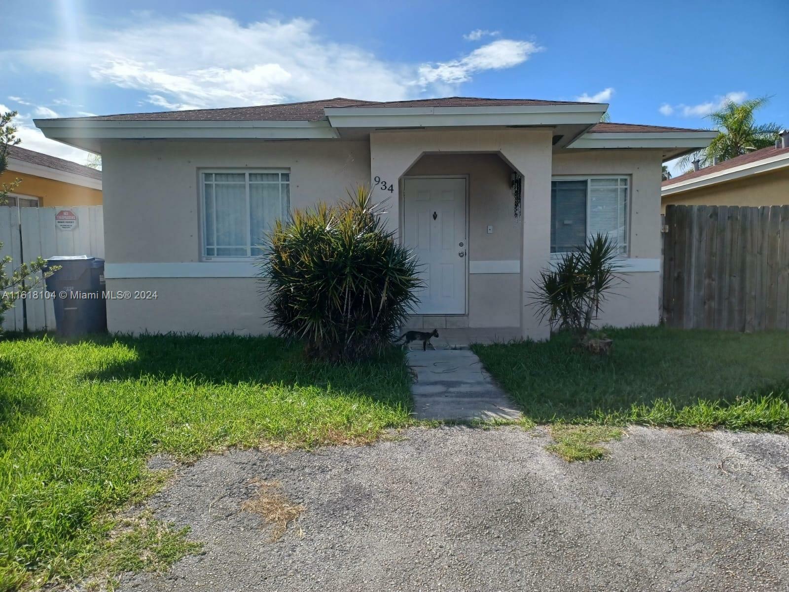 Property Photo:  934 SW 8th Pl  FL 33034 