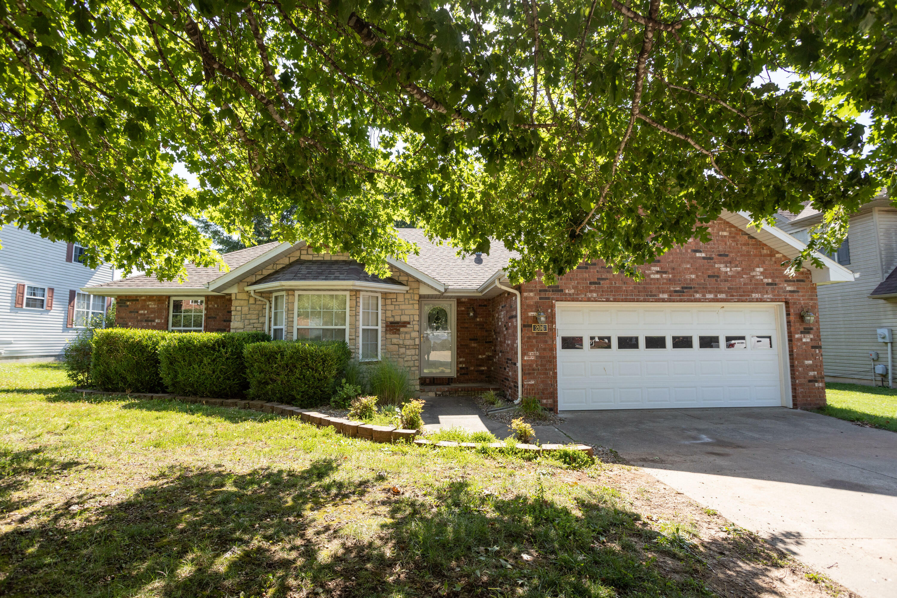 Property Photo:  206 N Cedarwood Avenue  MO 65738 