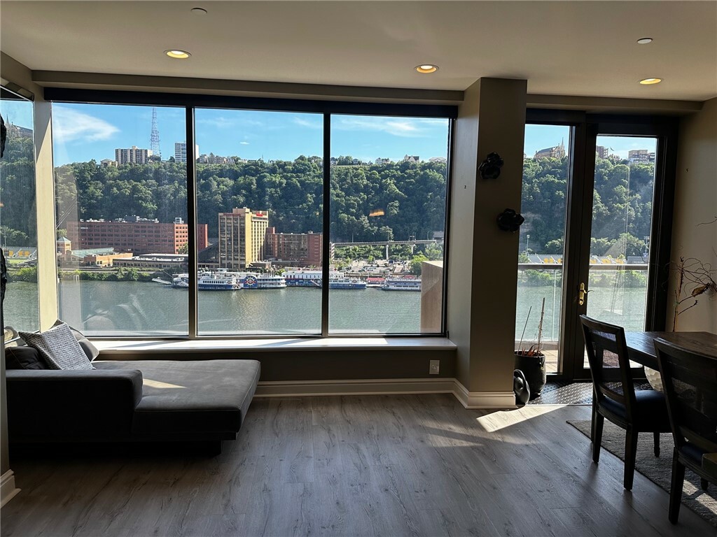 Property Photo:  151 Fort Pitt Blvd 902  PA 15222 