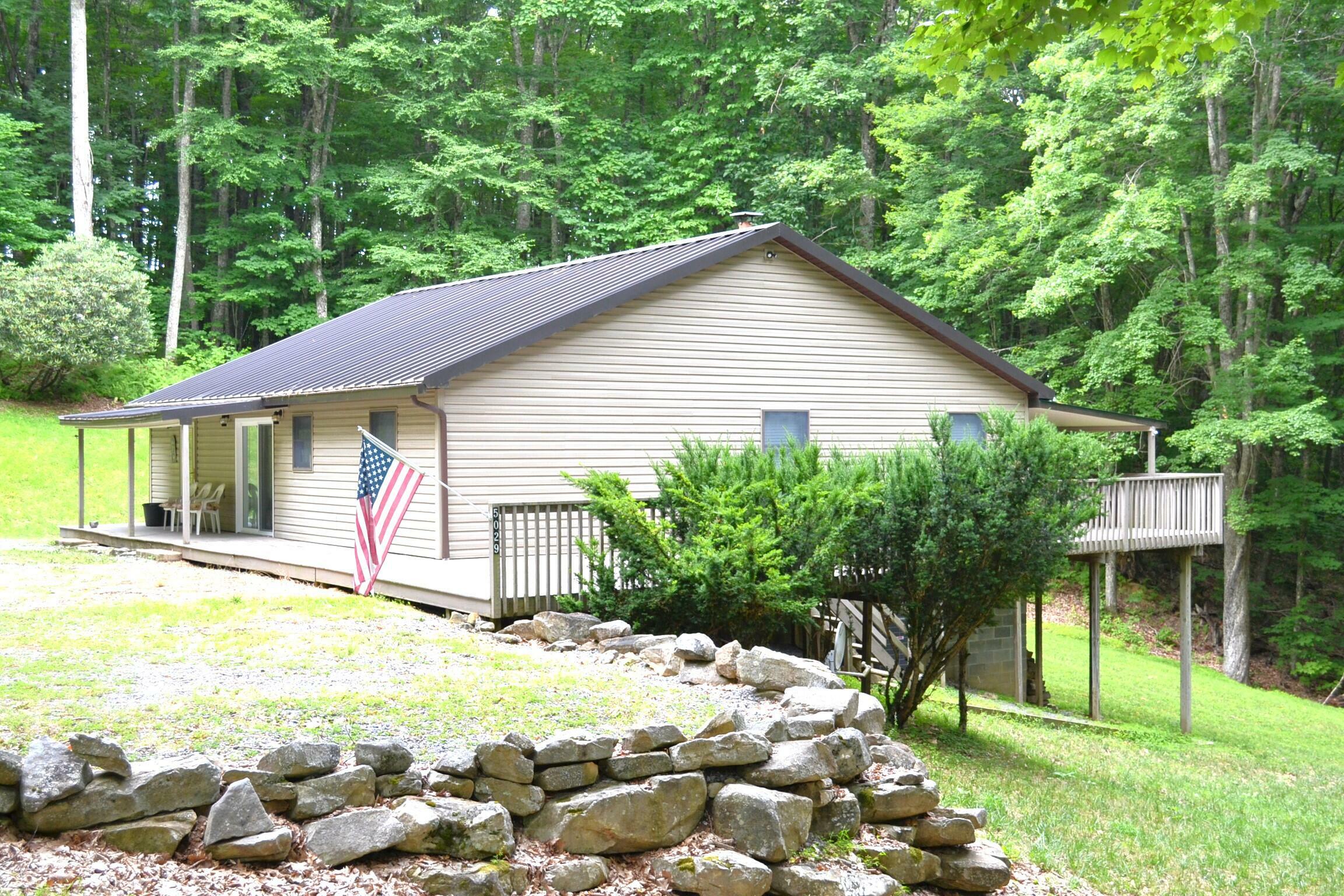 Property Photo:  5029 Lobelia Rd  WV 24946 