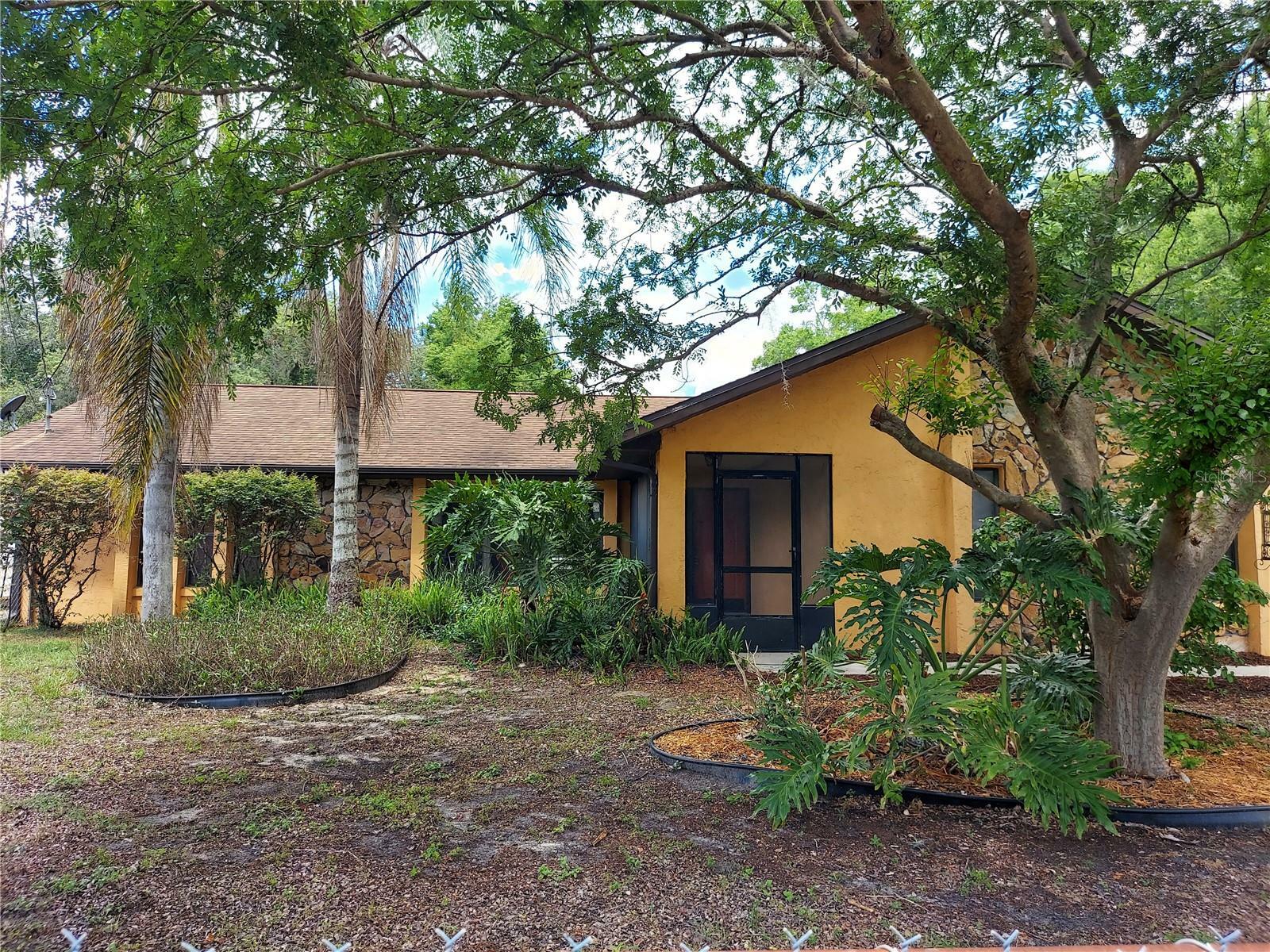 Property Photo: 14700 SE 94th Avenue FL 34491