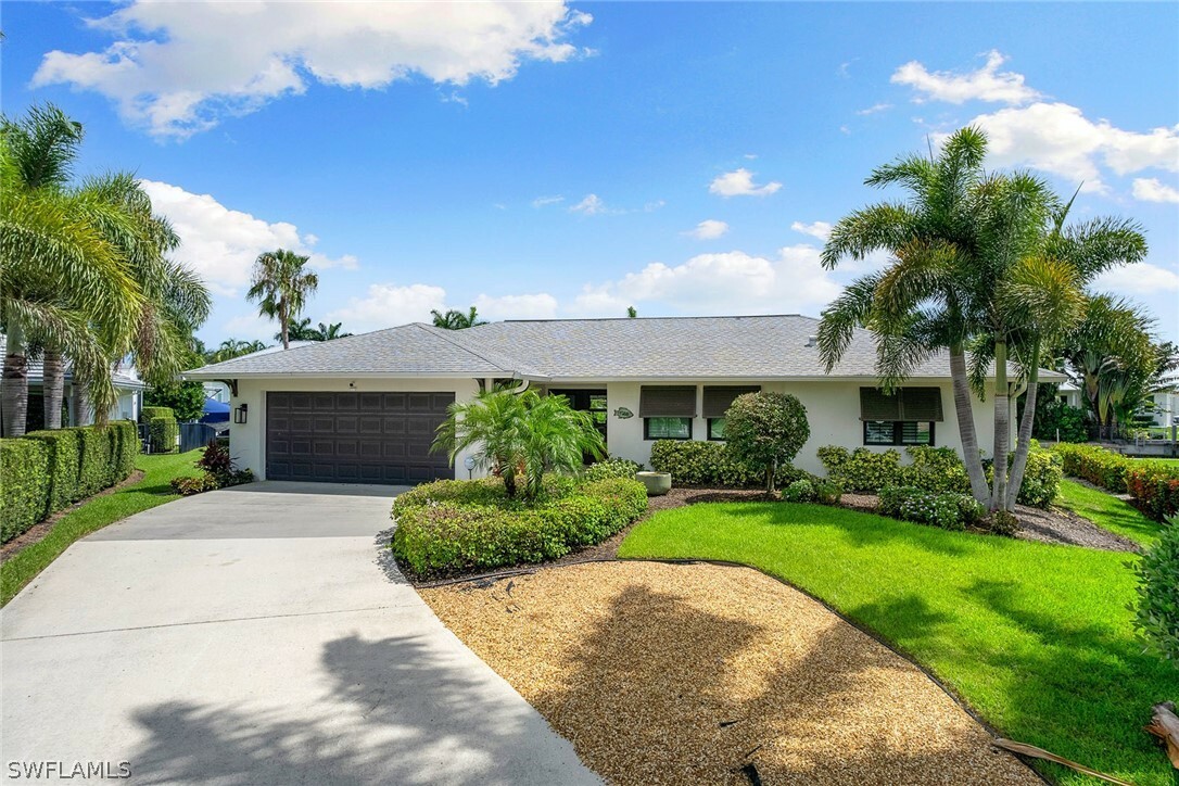 Property Photo:  1560 Bluefin Court  FL 34102 