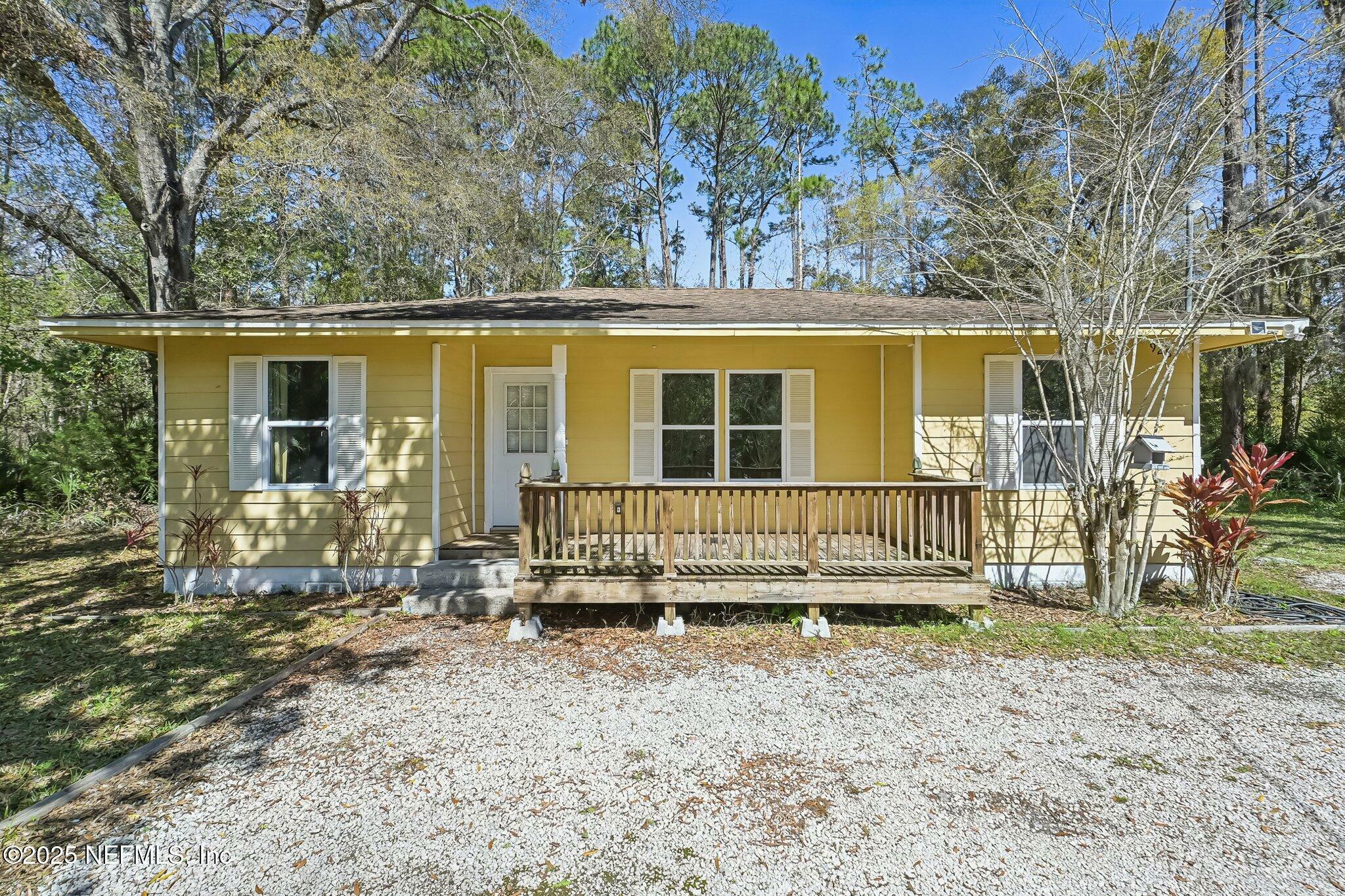 Property Photo:  928 Helen Street  FL 32084 