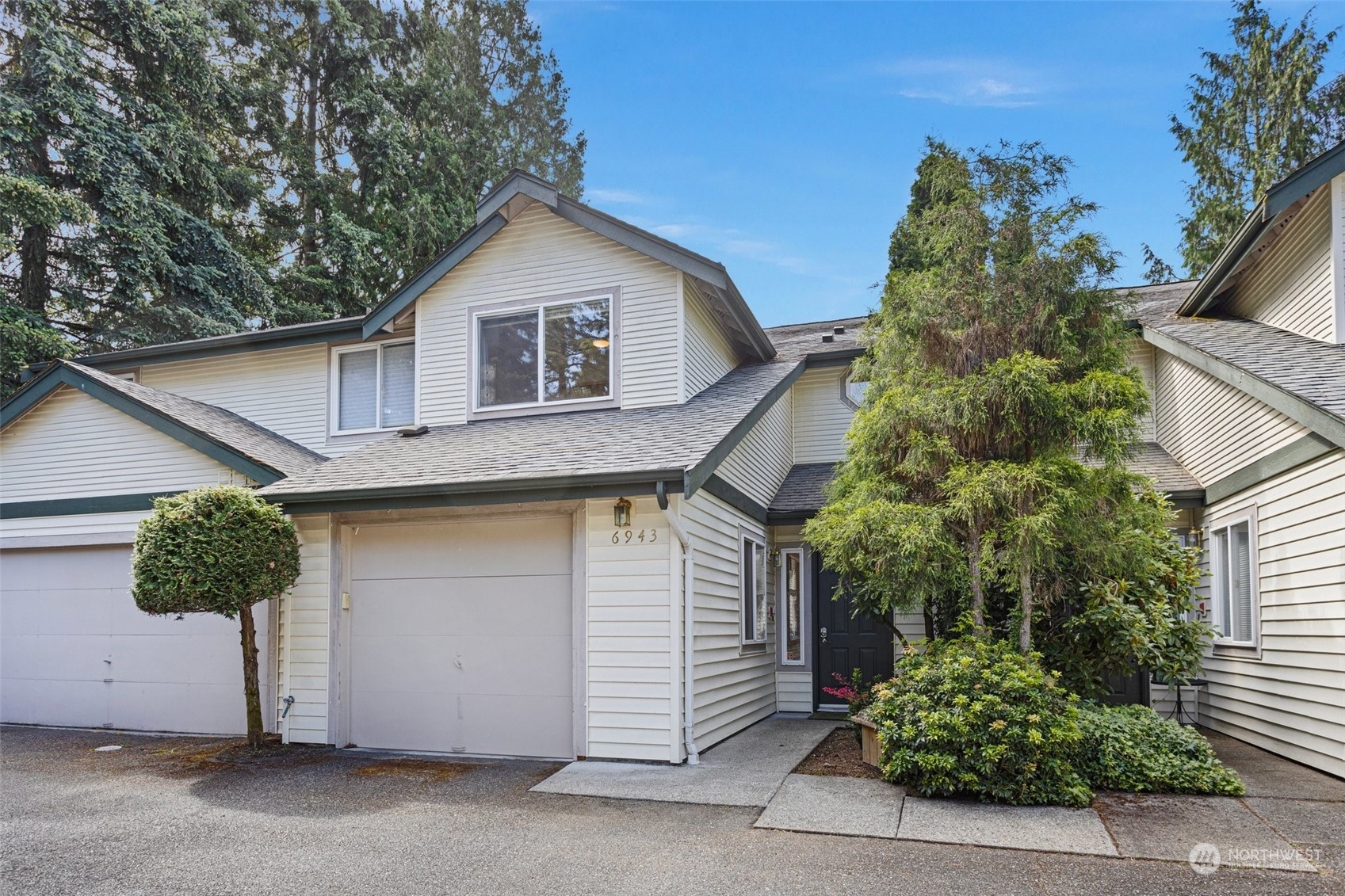 Property Photo:  6943 NE 170th Street 2  WA 98028 