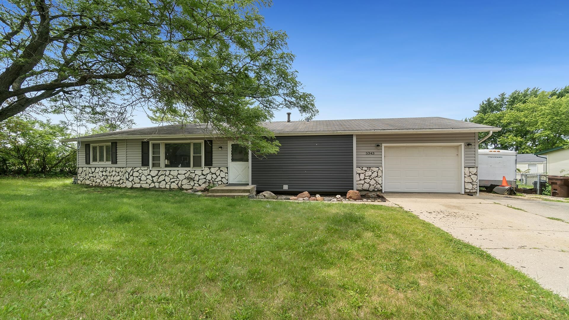 Property Photo:  5343 Tenby Chase  IL 61111 