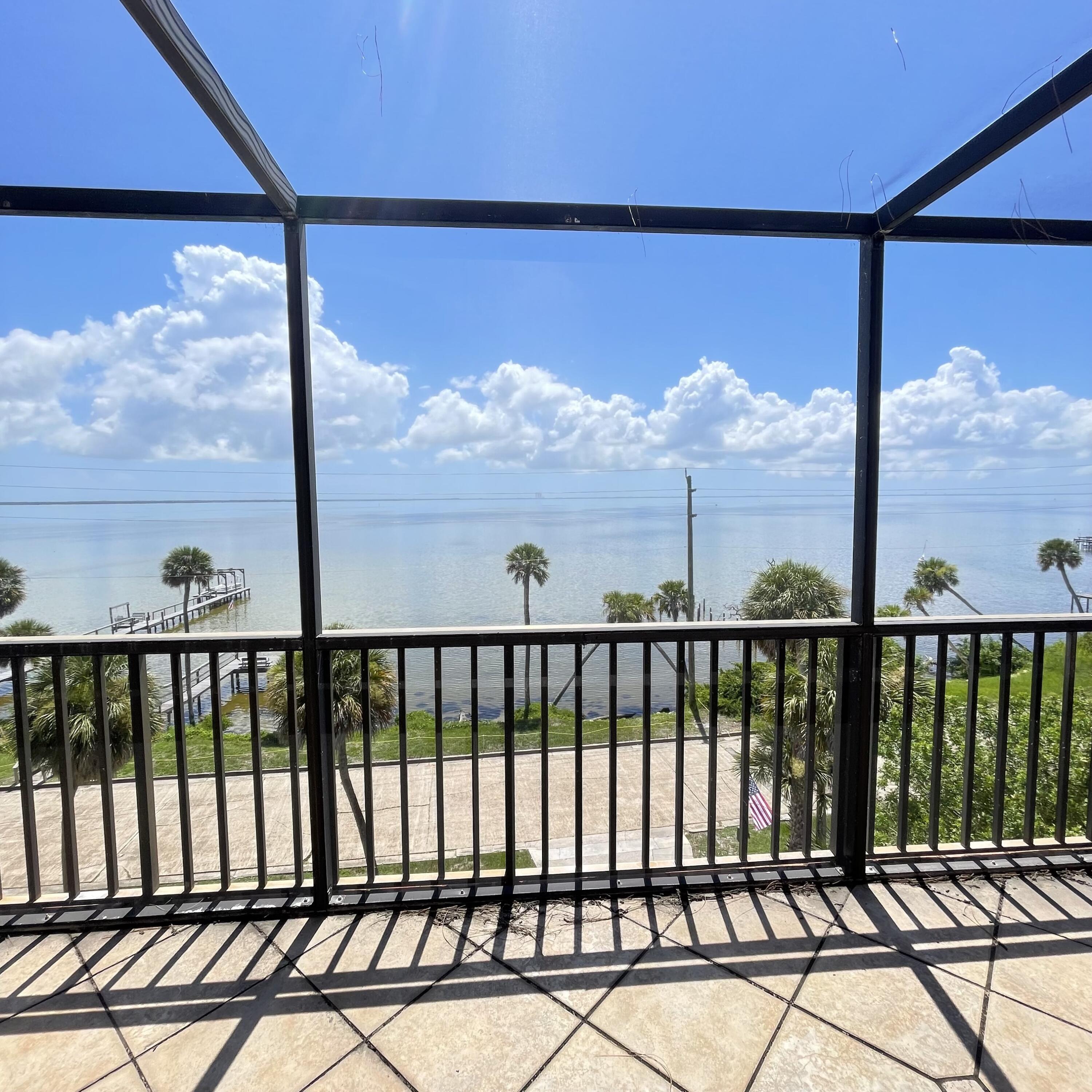 Property Photo:  1540 Riverside Drive  FL 32780 