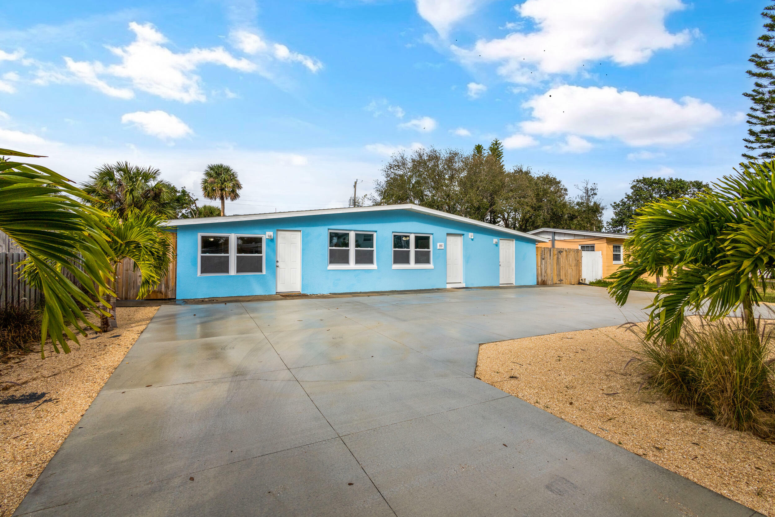 Property Photo:  224 Grant Avenue  FL 32931 