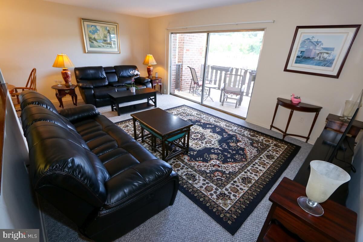 Property Photo: 1610 The Fairway 512W PA 19046