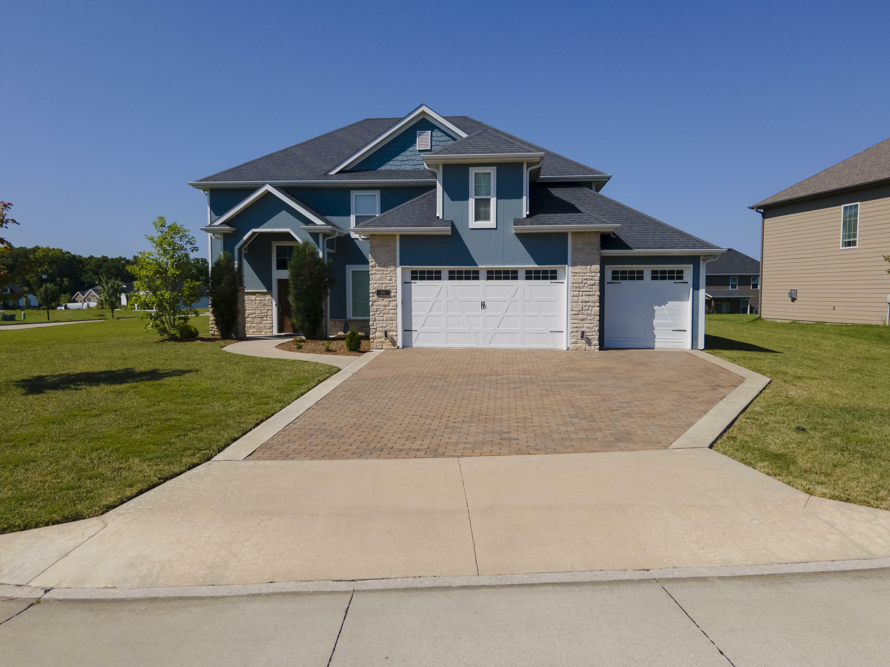 Property Photo:  210 William Smith Place Pl  MO 65203 