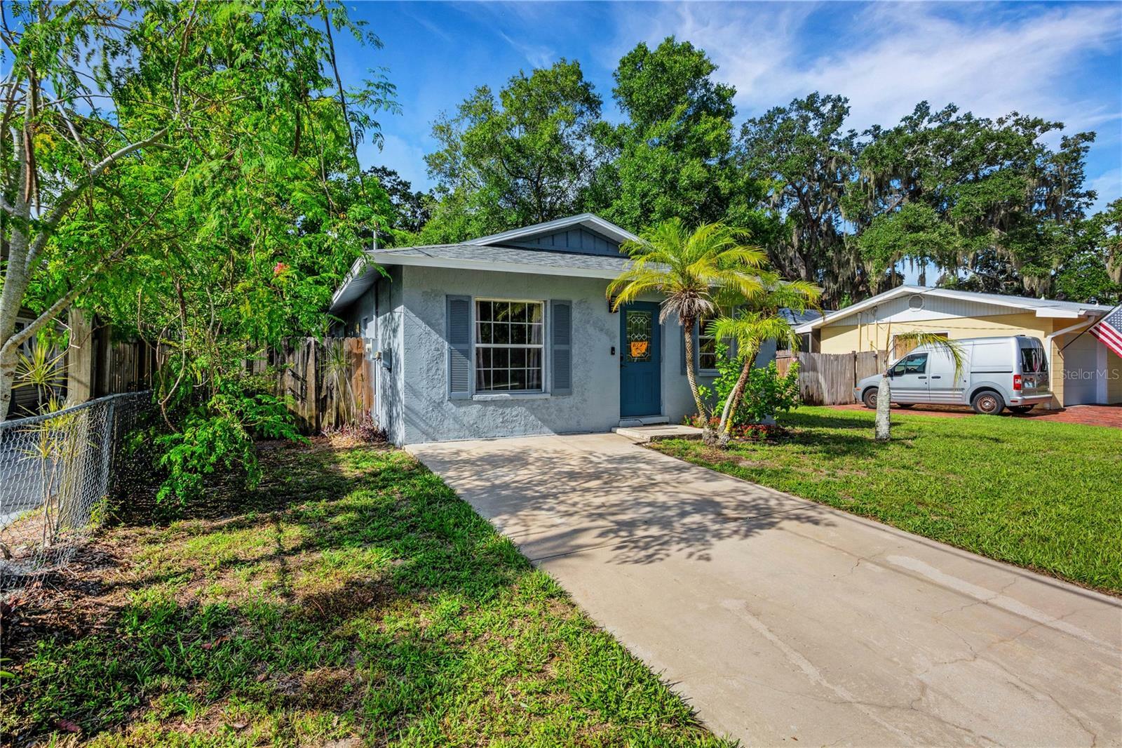 Property Photo:  1607 7th Street W  FL 34221 