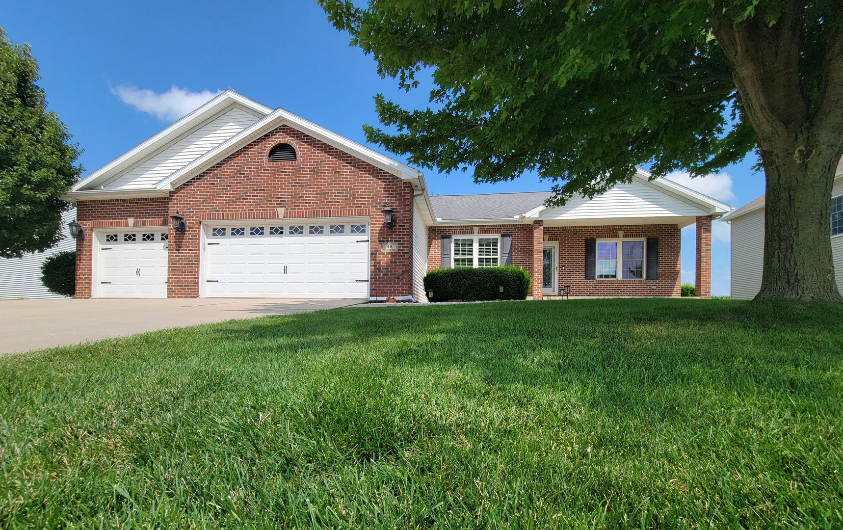 Property Photo: 49 Brookstone Circle IL 61704