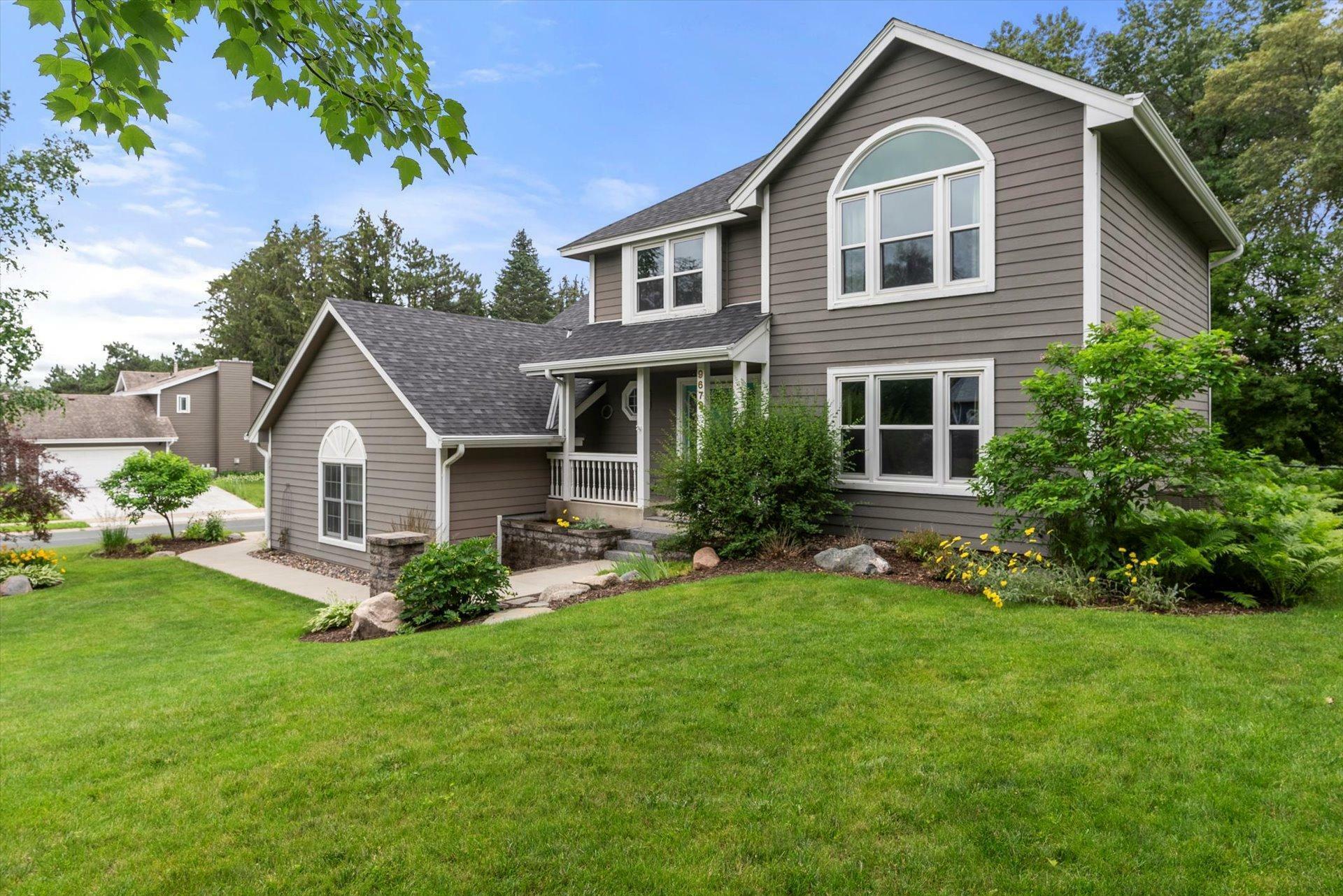 Property Photo:  9672 Woodridge Drive  MN 55347 