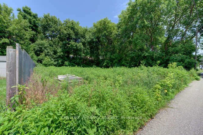 Property Photo:  38 Brock Lane  ON N3S 4Y6 