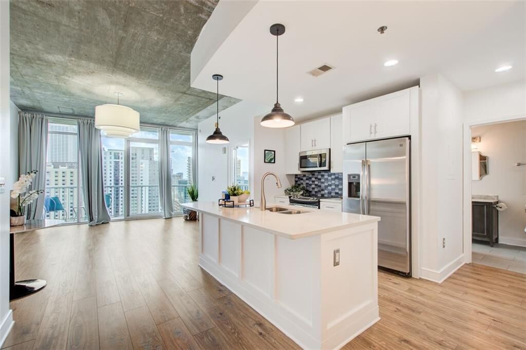 Property Photo:  44 Peachtree Place NW 1922  GA 30309 