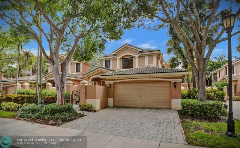 Property Photo:  2678 Center Court Dr 2678  FL 33332 