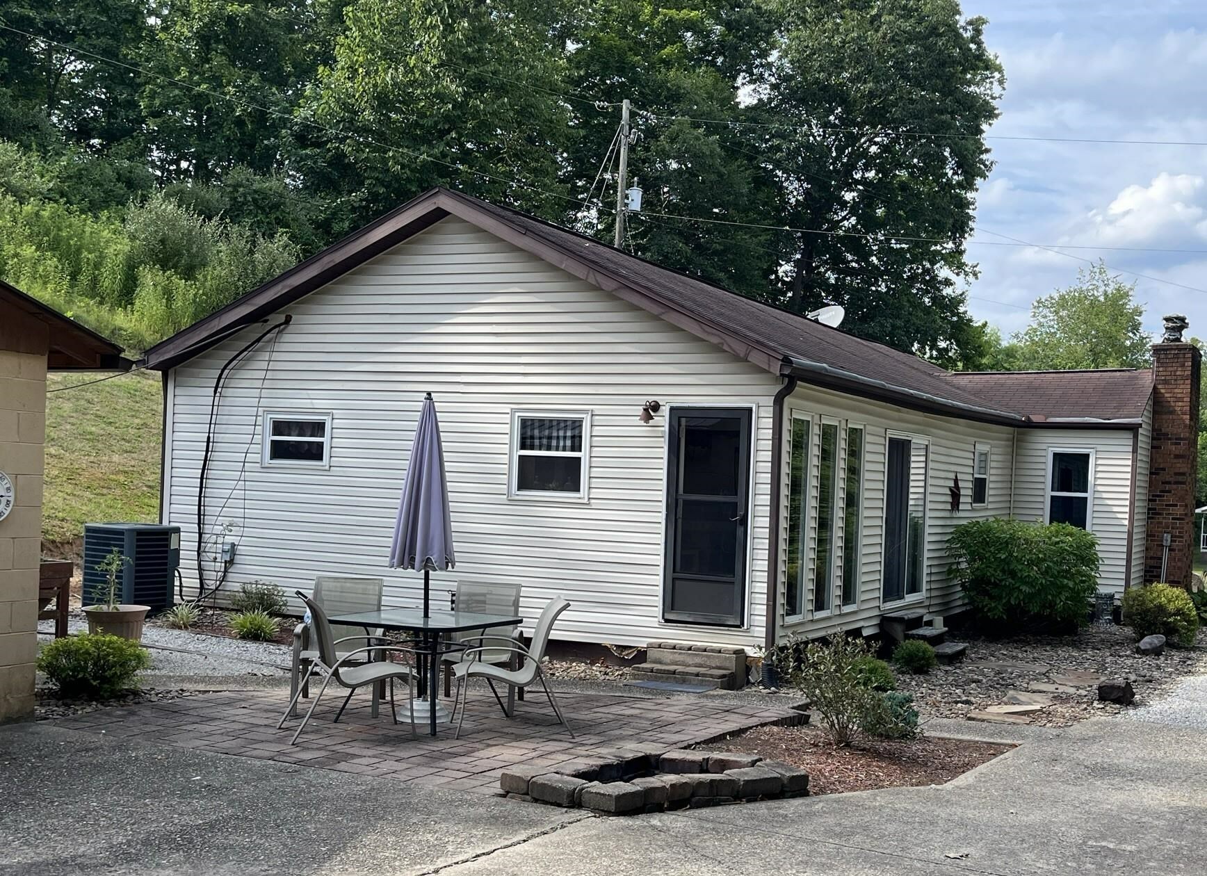 Property Photo:  1505 Newmans Branch Rd Wv-1  WV 25541 