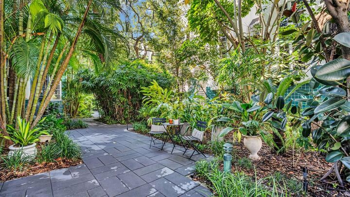 Property Photo: 4950 Bayshore Boulevard 3 FL 33611