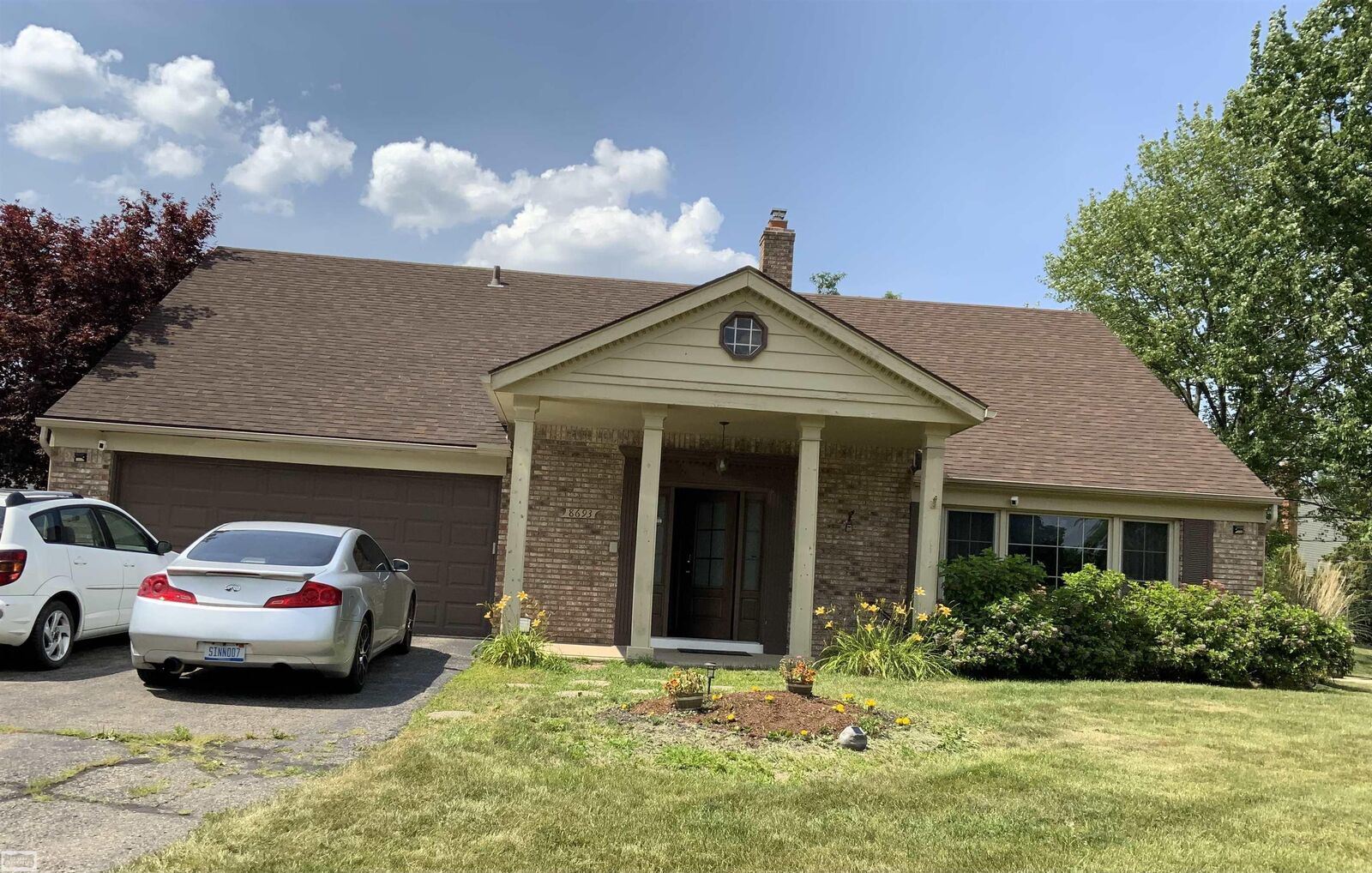 Property Photo: 8693 Hedgeway Drive MI 48317