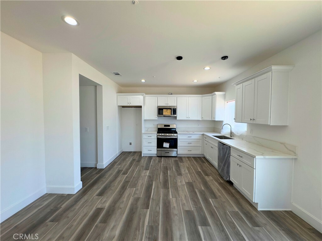 Property Photo:  760 Parkway  CA 92530 