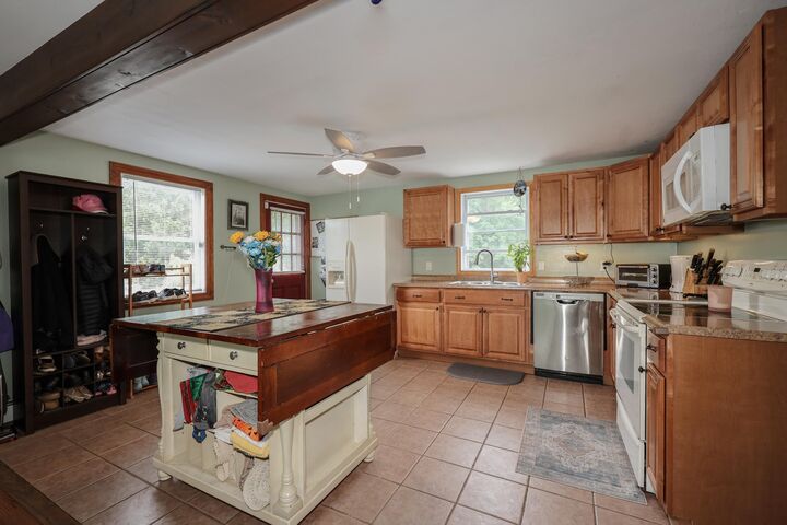 Property Photo: 37 Pahray Lane NH 03109