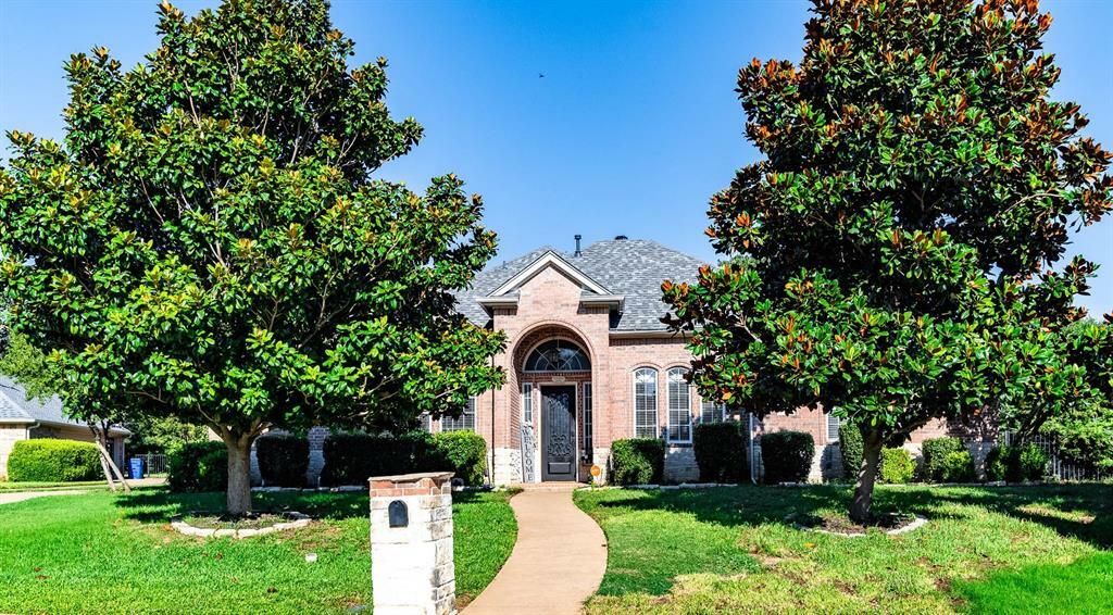 Property Photo:  1 Oak Run Court  TX 76063 