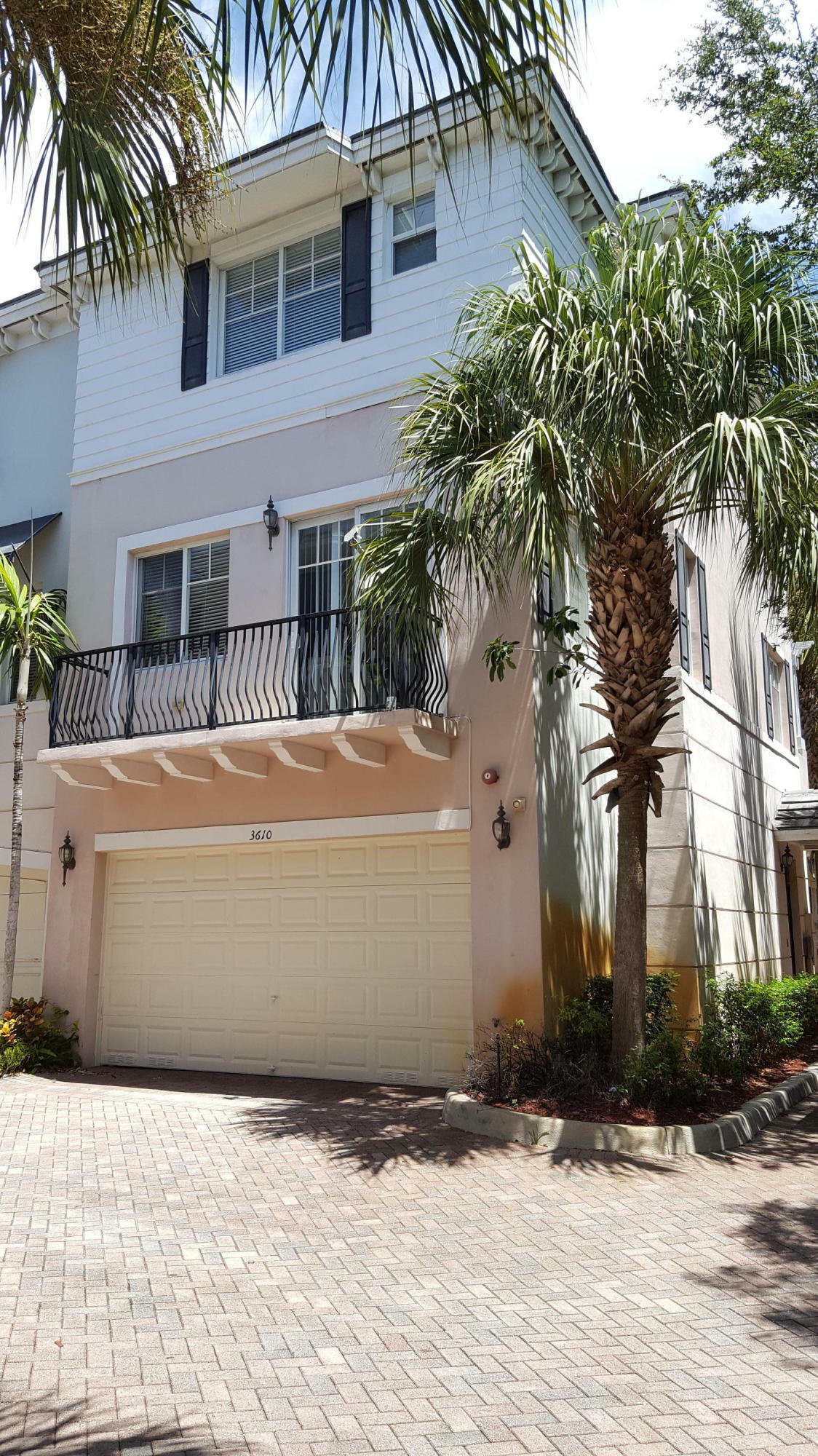 Property Photo:  3610 NW 5th Terrace  FL 33431 