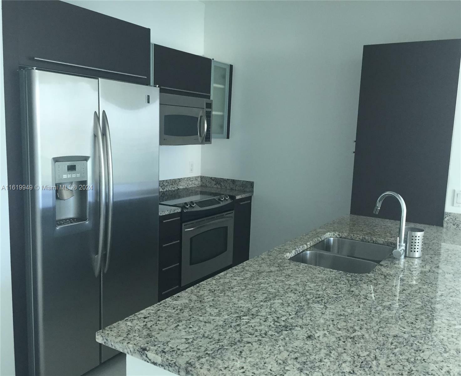 Property Photo:  950 Brickell Bay Dr 2603  FL 33131 