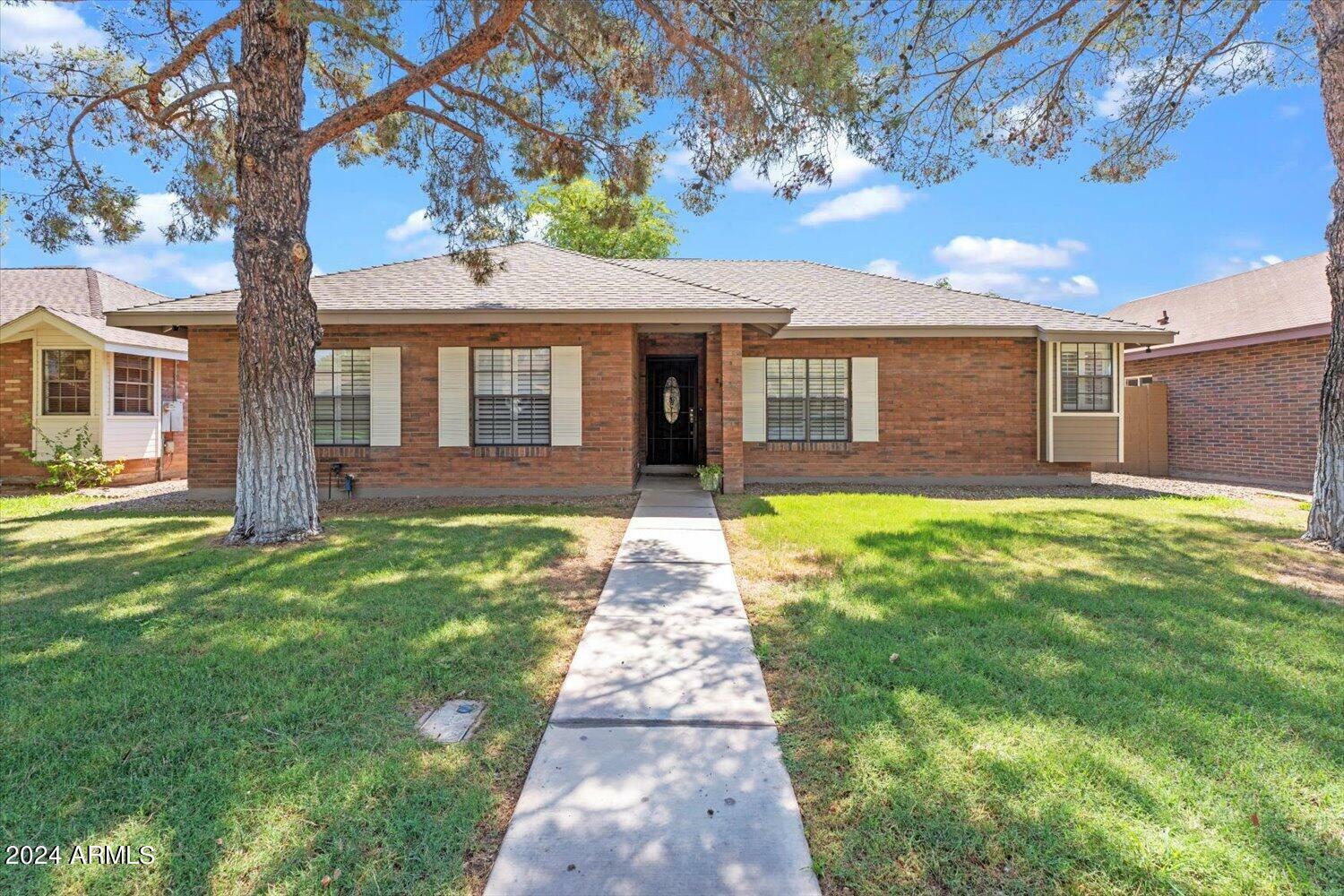 Property Photo:  213 N Concord Street  AZ 85234 