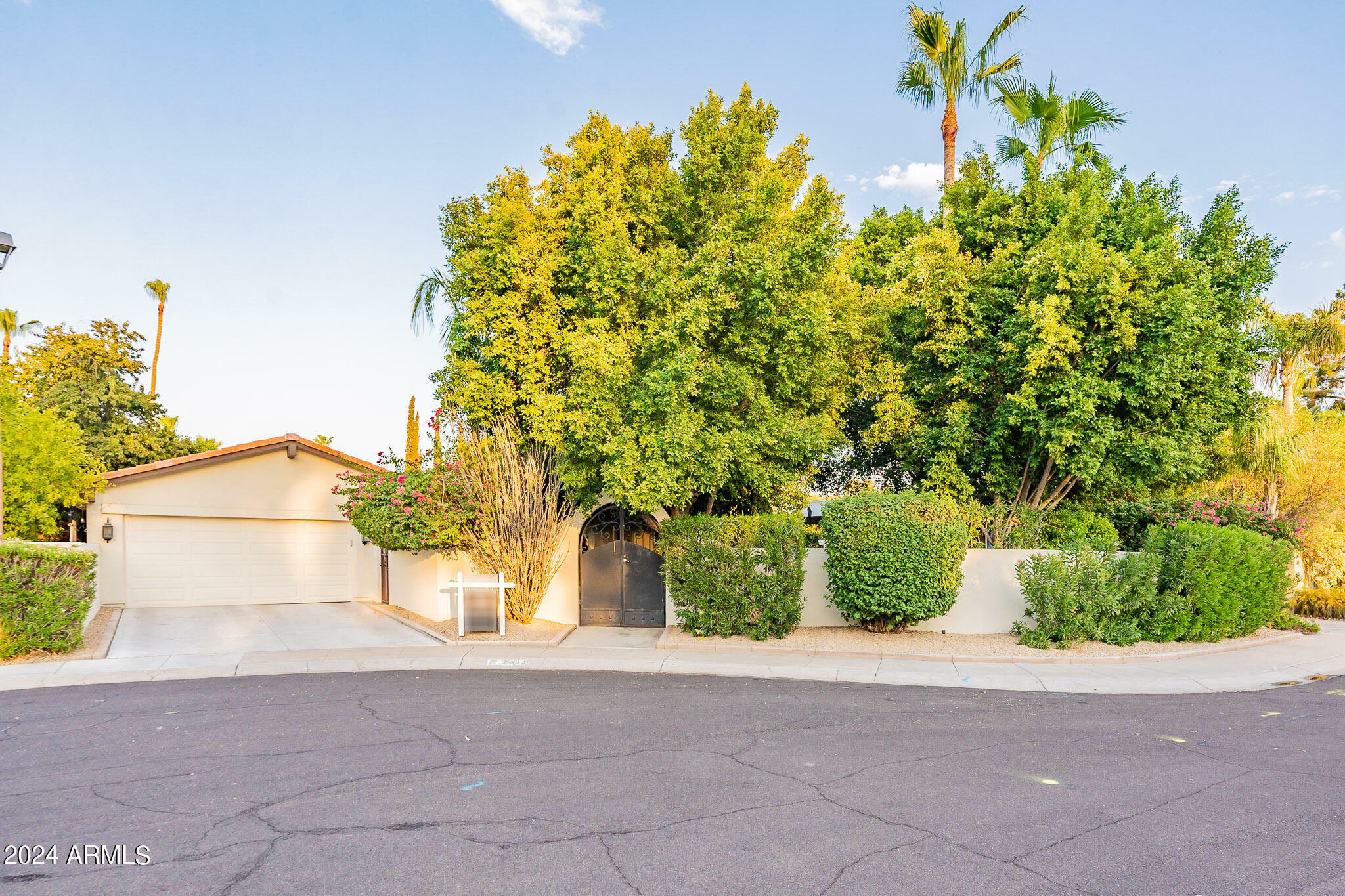 Property Photo:  7813 N Via Del Sol --  AZ 85258 