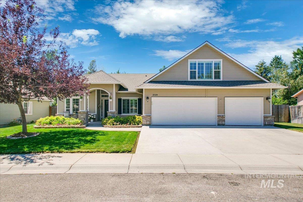 Property Photo:  2029 S Trapper Cove Ave.  ID 83709 